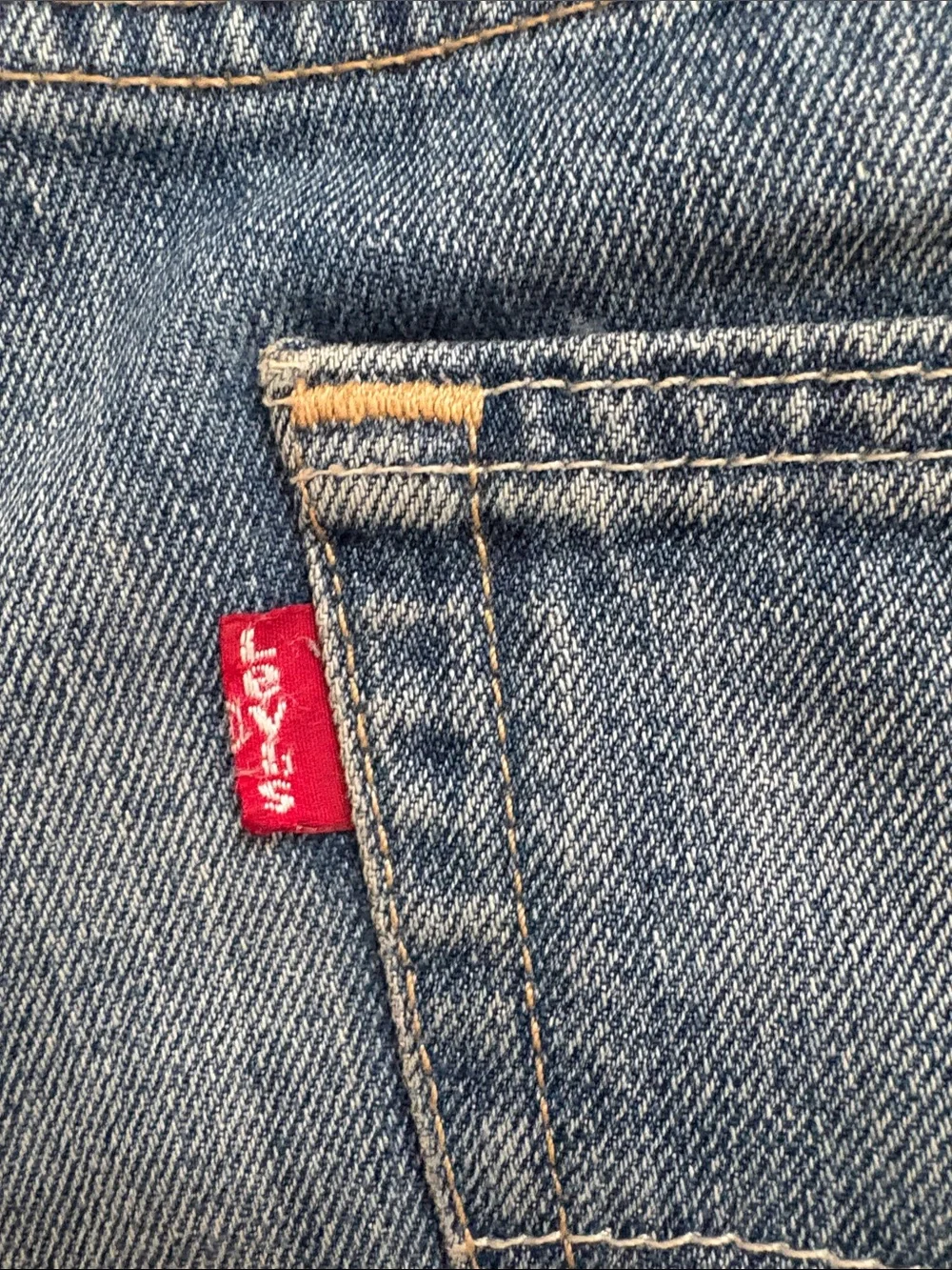 VTG wash Levis Men's Distressed Straight Jeans